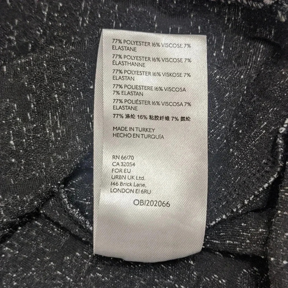 Urban Outfitter Floral A-Line Mini Skirt, Color White/Black Size S - Picture 11 of 11